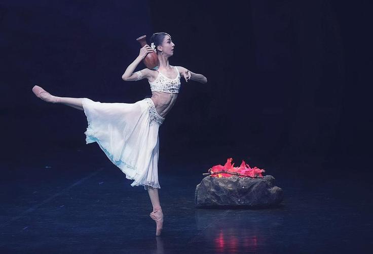 舞姬最新：探索绚丽的幻想舞台与魅力角色