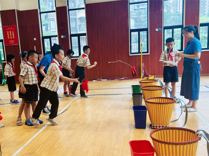 幸福学生游戏：探究校园生活与互动的创新体验