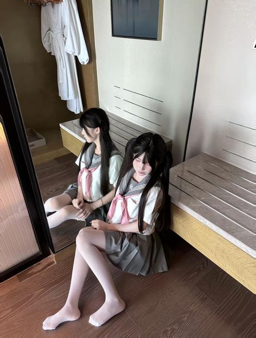 清纯女友分开腿和男闺蜜们游戏官网使用教程