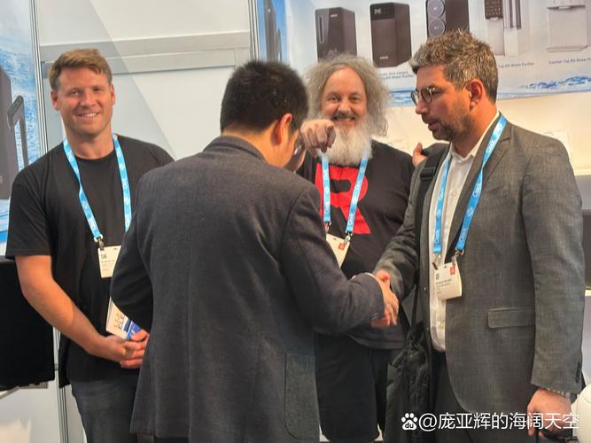 如何查找丹弗斯小姐最新版本及更新教程